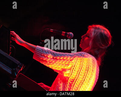 Oporto, Portogallo, 18 Luglio, Meo Mares Vivas - Festival di musica, Palco Meo, banda portoghese abbiamo fiducia Credito: Daniel Amado/Alamy Live News Foto Stock