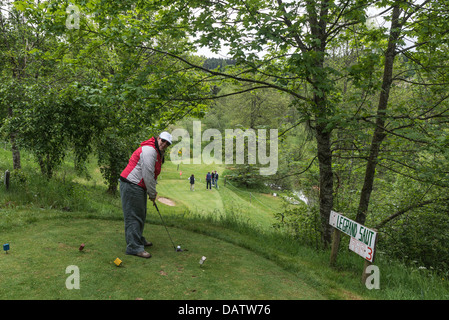 Mettere il campo da golf a Route du Mazel, Tence, Auvergne - Haute Loire, Francia Foto Stock
