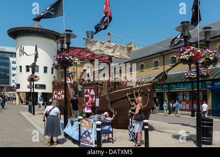 Hastings giorno pirata celebrazioni, Queens Square, Priory Prato, Hastings, England, Regno Unito Foto Stock