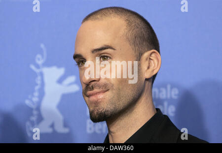 Attore britannico Joseph Fiennes pone una foto chiamata per il Danish film 'goodbye Bafana' alla 57th Berlinale Festival del Cinema di Berlino in Germania, Domenica, 11 febbraio 2007. Foto: Joerg Carstensen Foto Stock