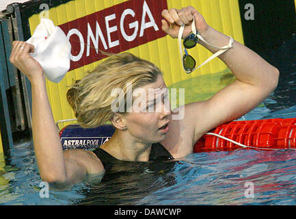Nuotatore tedesco Britta Steffen nella foto dopo le Donne 100m Freestyle riscalda del XII Campionati del Mondo di nuoto FINA a Melbourne, Australia, giovedì, 29 marzo 2007. Foto: Bernd Thissen Foto Stock
