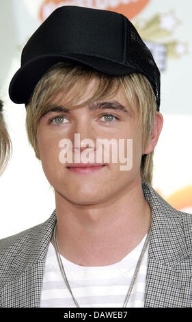 Noi attore Jesse McCartney sorrisi come egli arriva al Nickelodeon del XIX annuale di Kids' Choice Awards a Los Angeles, CA, Stati Uniti d'America, 31 marzo 2007. Foto: Hubert Boesl Foto Stock