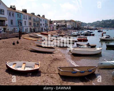 Barche sulla spiaggia della zona del porto di Teignmouth, Devon, Regno Unito 2013 Foto Stock