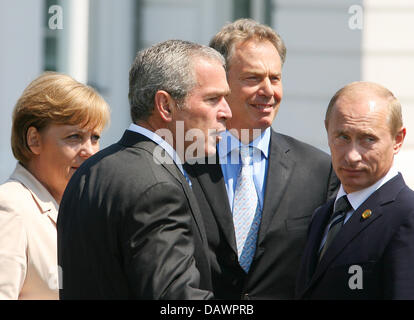 (L-R) il Cancelliere tedesco Angela Merkel, il Presidente degli Stati Uniti George W. Bush e il Primo Ministro britannico Tony Blair e il Presidente russo Vladimir Putin ha mostrato in occasione del Vertice G8 di Heiligendamm, Germania, 08 giugno 2007. Foto: Boris Roessler Foto Stock