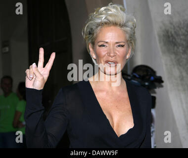 Claudia Effenberg moglie di ex star del calcio Stefan Effenberg raffigurato all'evento di beneficenza "genitori" Iniziativa centro clinica Großhadern', Monaco di Baviera, Germania, il 19 giugno 2007. Il centro clinico si prende cura dei bambini con malattie di cuore. Foto: Ursula Dueren Foto Stock