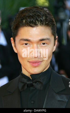 Il coreano attore americano Rick Yune pone sul tappeto rosso durante il photocall per il film "Zodiaco" al sessantesimo festival del cinema di Cannes, Francia, 17 maggio 2007. Foto: Hubert Boesl Foto Stock