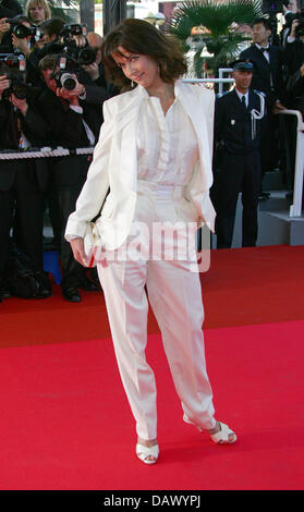 L'attrice francese Sophie Marceau pone sul tappeto rosso durante il photocall per il film "Zodiaco" al sessantesimo festival del cinema di Cannes, Francia, 17 maggio 2007. Foto: Hubert Boesl Foto Stock