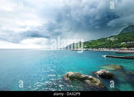 Maltempo in corrispondenza del Mar Nero in Crimea Foto Stock
