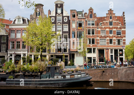 Case in stile olandese edifici appartamento lungo il canale Prinsengracht nella città di Amsterdam, Paesi Bassi. Foto Stock
