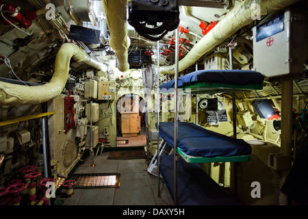 Gli interni di un sottomarino, INS Kursura (S20), Ramakrishna Mission Beach, Visakhapatnam, Andhra Pradesh, India Foto Stock