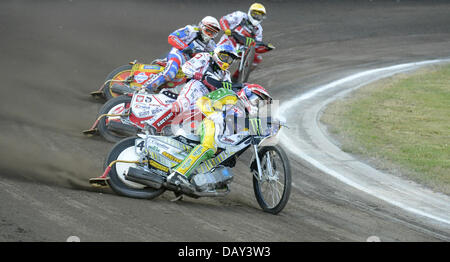 Speedway World Cup finale squadre finale a Praga Repubblica Ceca, luglio 20, 2013. Dalla parte anteriore: Cameron Woodward di Australia, Maciej Janowski di Polonia, Vaclav Milik di Repubblica Ceca e Niels Kristian Iversen della Danimarca. (CTK foto/Michal Krumphanzl) Foto Stock