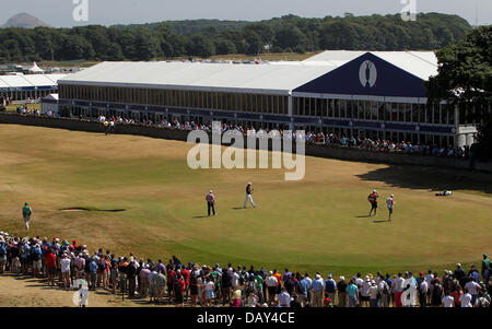 Muirfield, East Lothian, Scozia, Regno Unito. Il 20 luglio, 2013. Una vista del nono verde e hospitality tenda durante il terzo round dell'Open di Golf da Campionato Muirfield. Il 2013 Open Championship sarà la 142Open Championship tenutosi 18-21 luglio a Muirfield Golf Links in Gullane, East Lothian, Scozia. Credit: Azione Plus immagini di sport/Alamy Live News Foto Stock