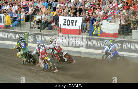 Speedway World Cup finale squadre finale a Praga Repubblica Ceca, luglio 20, 2013. Da sinistra: Darcy Ward dell Australia, Krzystof Kasprzak di Polonia, Niels Kristian Iversen di Danimarca e Josef Franc della Repubblica ceca. (CTK foto/Michal Krumphanzl) Foto Stock