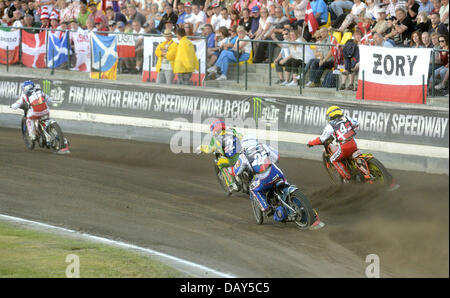 Praga, Repubblica Ceca. Il 20 luglio, 2013. Speedway World Cup finale squadre finale a Praga Repubblica Ceca, luglio 20, 2013. Da sinistra: Jaroslaw Hampel di Polonia, Cameron Woodward di Australia, Ales Dryml di Repubblica Ceca e Michael Jepsen Jensen della Danimarca. Credito: Michal Krumphanzl/CTK foto/Alamy Live News Foto Stock