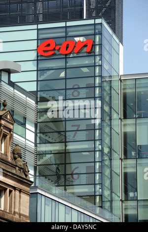 EON società elettrica di Edificio per uffici nel centro citta' di Nottingham con logo EON nuovamente le bollette di energia i costi di carburante i profitti di calore gas REGNO UNITO Foto Stock