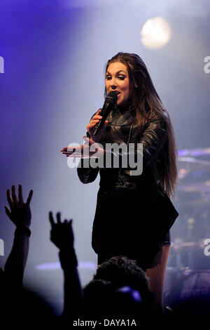 Toronto, Canada. Luglio 20, 2013. Svedese e danese AMARANTHE band suona in Toronto vergine del Club mod. Nella foto, cantante Elize Ryd. Credito: EXImages/Alamy Live News Foto Stock