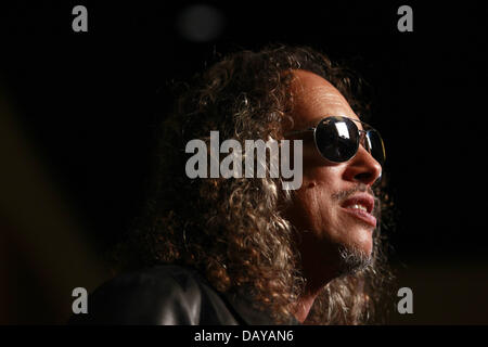 San Diego, California, Stati Uniti d'America. 19 Luglio, 2013. Luglio 19, 2013 - San Diego, California USA- KIRK HAMMETT della rock band Metallica partecipa a un evento per promuovere la banda della nuova pellicola metallica "attraverso l'mai all'Comico-Imbroglione International 2013. Credito: KC Alfred/ZUMAPRESS.com/Alamy Live News Foto Stock