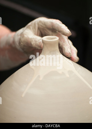 Potter le mani al volante - Arti in Azione 2013 Festival di giardini Waterperry, Oxfordshire 4 Foto Stock