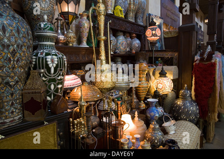 Display del negozio, Souq Madinat Jumeirah, Dubai, Emirati Arabi Uniti Foto Stock