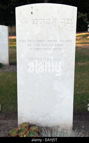 Tomba di conducente Pahlad Royal Artillery, esercito indiano, Étaples cimitero militare (CWGC), Etaples, Pas de Calais, Francia. Foto Stock