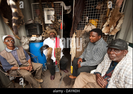 Sangoma a sua muti shop, Langa township, Cape Town, Sud Africa Foto Stock