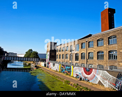 Il fiume Lee Navigazione a Hackney Wick, East London, England, Regno Unito Foto Stock
