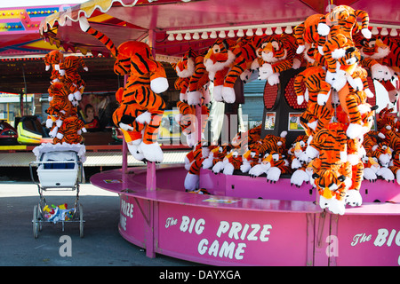 Abbandonata la PRAM in una fiera del divertimento in Barry Island, Regno Unito. Foto Stock