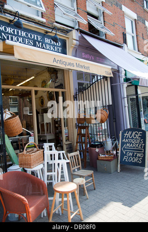 Northcote Road mercatino di Antiquariato a Wandsworth, Battersea - London REGNO UNITO Foto Stock