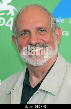 Direttore Brian De Palma pone dopo la conferenza stampa del suo film "redatto' durante la 64a 'Venezia Film Festival' al Palazzo del Casinò di Venezia, Italia, 31 agosto 2007. Foto: Hubert Boesl Foto Stock
