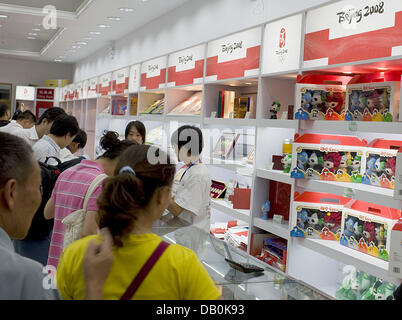 La foto mostra un Giochi Olimpici 2008 negozio con negozio di souvenir a Pechino in Cina, 27 agosto 2007. Foto: Peer Grimm Foto Stock