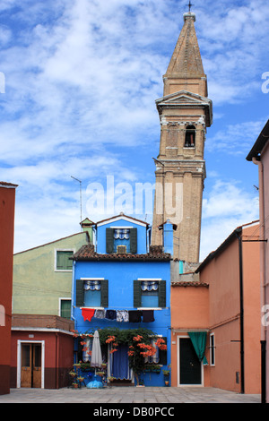 Chiesa pendente torre campanile San Martino sulla isola di Burano, l'Isola di Burano Foto Stock