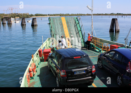 Il traghetto Dal Lido a all'isola di Pellestrina Foto Stock