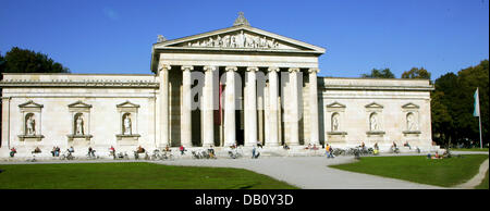 Il 'Gylptothek" a Monaco di Baviera, Germania, il 23 settembre 2007. Il nome descrive sia la costruzione e la Baviera collezione di antiche sculture greche e romane visualizzata all'interno dell'edificio. Foto: Matthias Schrader Foto Stock