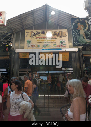 Un ingresso per il mercato coperto di Antibes, in Francia Foto Stock