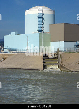 La foto mostra la centrale nucleare sul fiume Save vicino al confine Slovenian-Croatian in Krsko, Slovenia, 22 settembre 2007. La centrale nucleare con un Westighouse reattore pressurizzato iniziato ad operare nel 1981. È attualmente sotto la gestione congiunta da parte della Slovenia e Croazia. Foto: Rolf Haid Foto Stock