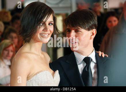 Katie Holmes arriva con il marito US-attore americano Tom Cruise in una speciale proiezione del suo film ?i leoni per gli agnelli? A Berlino, 24 ottobre 2007. Il dramma si occupa di politica, media e il US-intervento americano in Afghanistan. Foto: JOHANNES EISELE Foto Stock