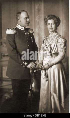 Federico II, 9.7.1857 - 9.8.1928, Granduca di Baden 28.9.1907 - 22.11.1918, mezza lunghezza, con moglie Grand Duchessa Hilda, cartolina, Th. Schumann und Sohn, Karlsruhe, circa 1910, Foto Stock