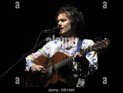 Ostrava, Repubblica Ceca. 21 Luglio, 2013. Il cantante irlandese-cantautore, musicista Damien Rice compie durante il festival internazionale della musica di colori di Ostrava Luglio 19, 2013 a Ostrava, Repubblica Ceca. (CTK foto/Jaroslav Ozana) Foto Stock