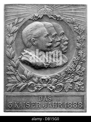 Wilhelm II, 27.1.1859 - 4.6.1941, imperatore tedesco 15.6.1888 - 9.11.1918, ritratto, con padre Federico III, nonno Guglielmo i, medaglia, Stuttgarter Metallwarenfabrik Mayer & Wilhelm, famosa serie maschile, Stoccarda, circa 1900, Foto Stock