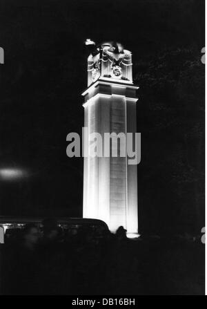 Nazismo / nazionalsocialismo, propaganda, apertura del nuovo asse della città Est-Ovest, Berlino, in occasione del 50° compleanno di Adolf Hitler, 20.4.1939, pilastro illuminato, diritti aggiuntivi-clearences-non disponibile Foto Stock