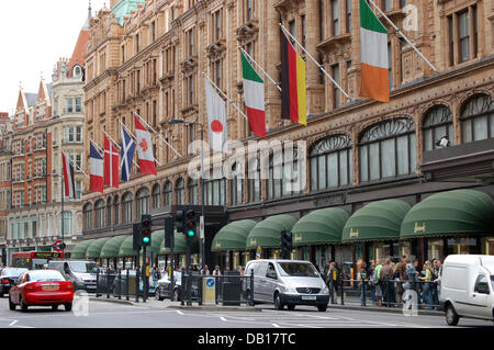 La foto mostra il lussuoso departement store 'Harrods' di Londra, Regno Unito, maggio 2006. Foto: Uwe Gerig Foto Stock