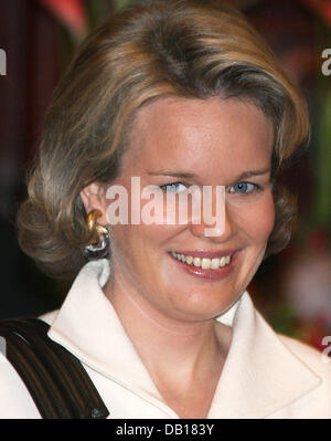 La principessa Mathilde assiste il 'Koningsfeest' celebrazioni a Bruxelles, Belgio, 15 novembre 2007. Un certo numero di studenti, alcuni sono stati presi in costudy dalla polizia, ha protestato contro la monarchia durante l'evento. Foto: Albert Nieboer (PAESI BASSI) Foto Stock