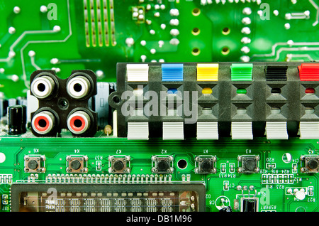 Scheda con chip di circuiti integrati, i semiconduttori utilizzati in elettronica Foto Stock