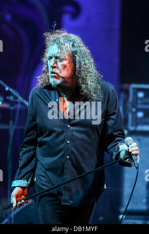 Cary, North Carolina, Stati Uniti d'America. Il 20 luglio, 2013. Robert Plant e il sensazionale traslatori di spazio di eseguire in Carolina del Nord - foto: Robert Plant - Credit: Fotografia Rockstar/Alamy Live News -0Y7A6329. Foto Stock