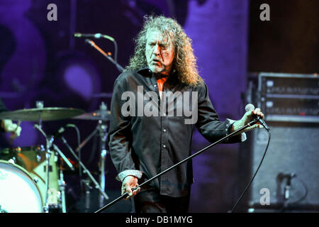 Cary, North Carolina, Stati Uniti d'America. Il 20 luglio, 2013. Robert Plant e il sensazionale traslatori di spazio di eseguire in Carolina del Nord - foto: Robert Plant - Credit: Fotografia Rockstar/Alamy Live News -0Y7A6327 Foto Stock