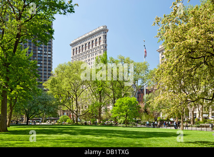 Il Flatiron Building e il Madison Square Park, Manhattan, New York City in primavera. Foto Stock