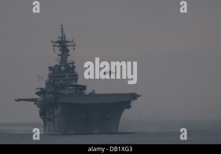 Un AV-8B"Harrier II" appartenenti a Harrier distacco, Marine mezzo squadrone Titlrotor 166 (rinforzato), xiii spedizione marino Foto Stock