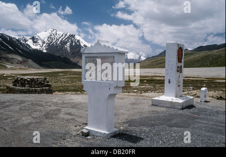 Khunjerab Pass, Karakoram Highway, il confine tra la Cina e il Pakistan Foto Stock