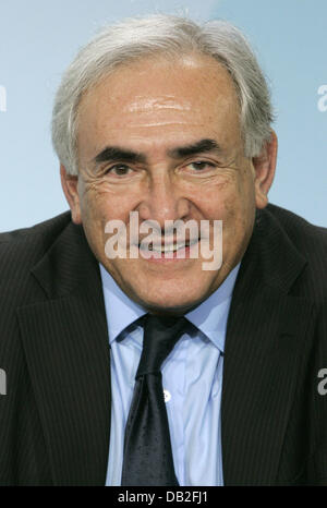 Dominique Strauss-Kahn, Direttore generale del Fondo monetario internazionale (FMI) è raffigurato a Berlino, Germania, 19 dicembre 2007. Foto: Rainer Jensen Foto Stock