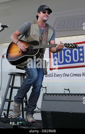 Luke Bryan ACM OSU concerto alla Nellis Air Force Base di Las Vegas, Nevada - 02.04.11 Foto Stock